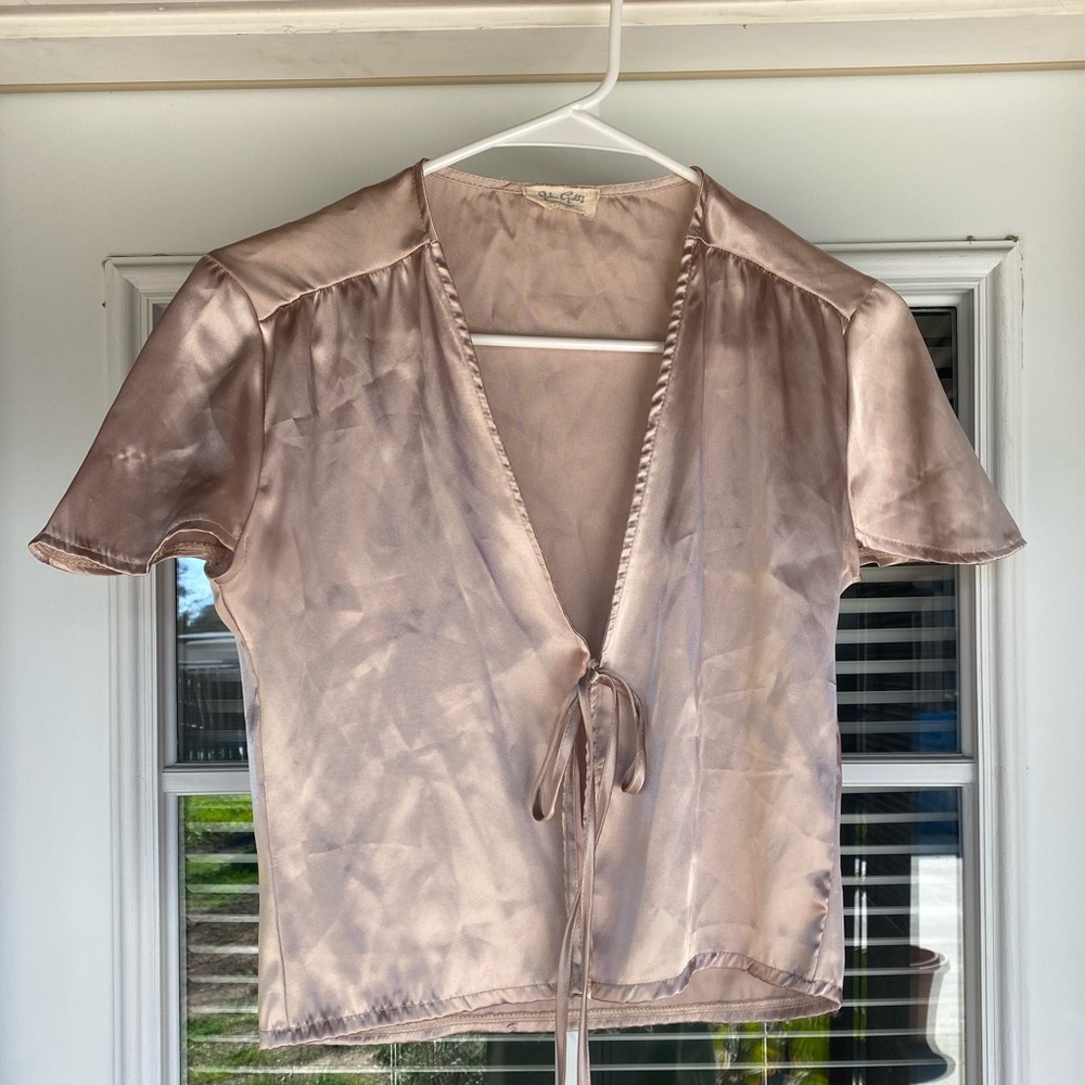 Brandy Melville John Galt Leesa Top in Champagne OS